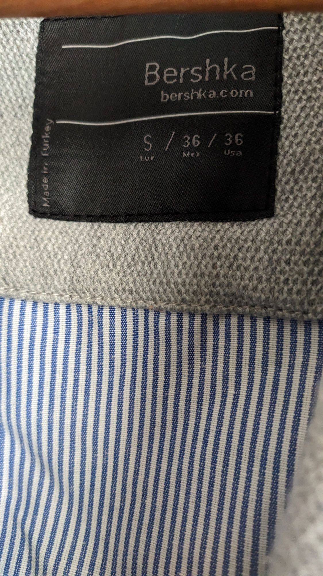 Блейзъри, сака- Bershka и H&M