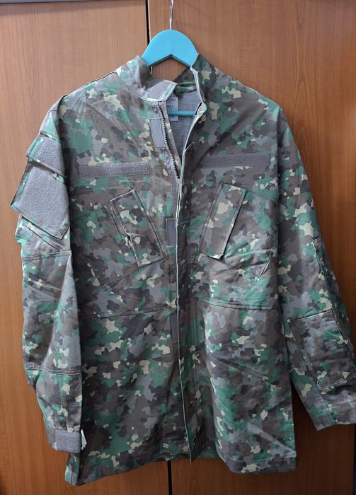 Vând ținută militară MENTOR NOUĂ - mărimea 40/1