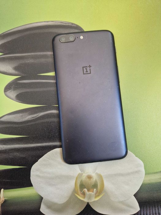OnePlus 5 - 6GB Ram -