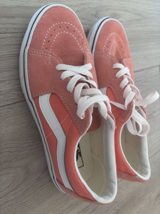 Tenesi din piele intoarsa Vans