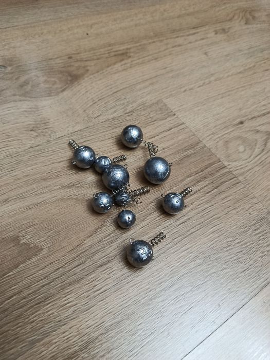 Джиг глави с пружина с две уши