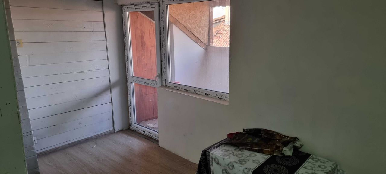 Продава се Етаж от къща в Разград, Освобождение - 75 кв.м за 1156 €/кв.м - Снимка #17