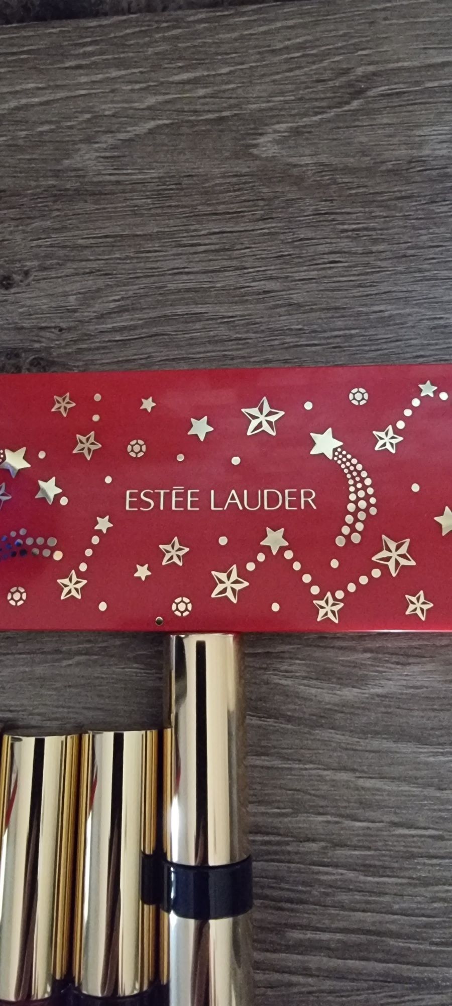 Продам блески тушь и набор теней по 10000 за штуку..ESTEE LAUDER.