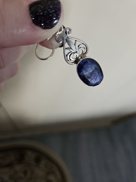 Vând cercei superbi din argint 925 si safire.