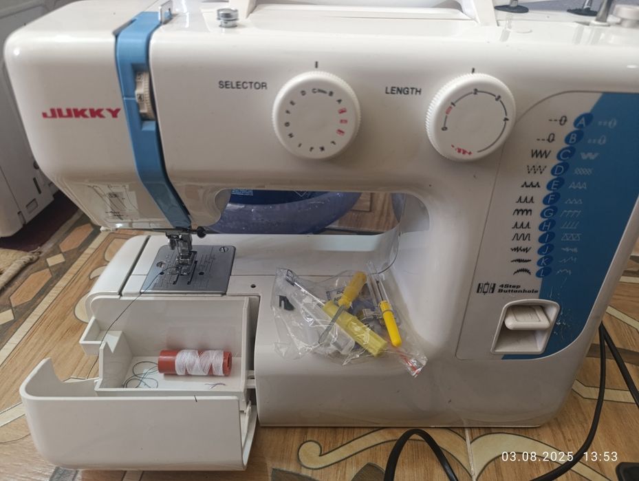 Швейная машинка Jukki