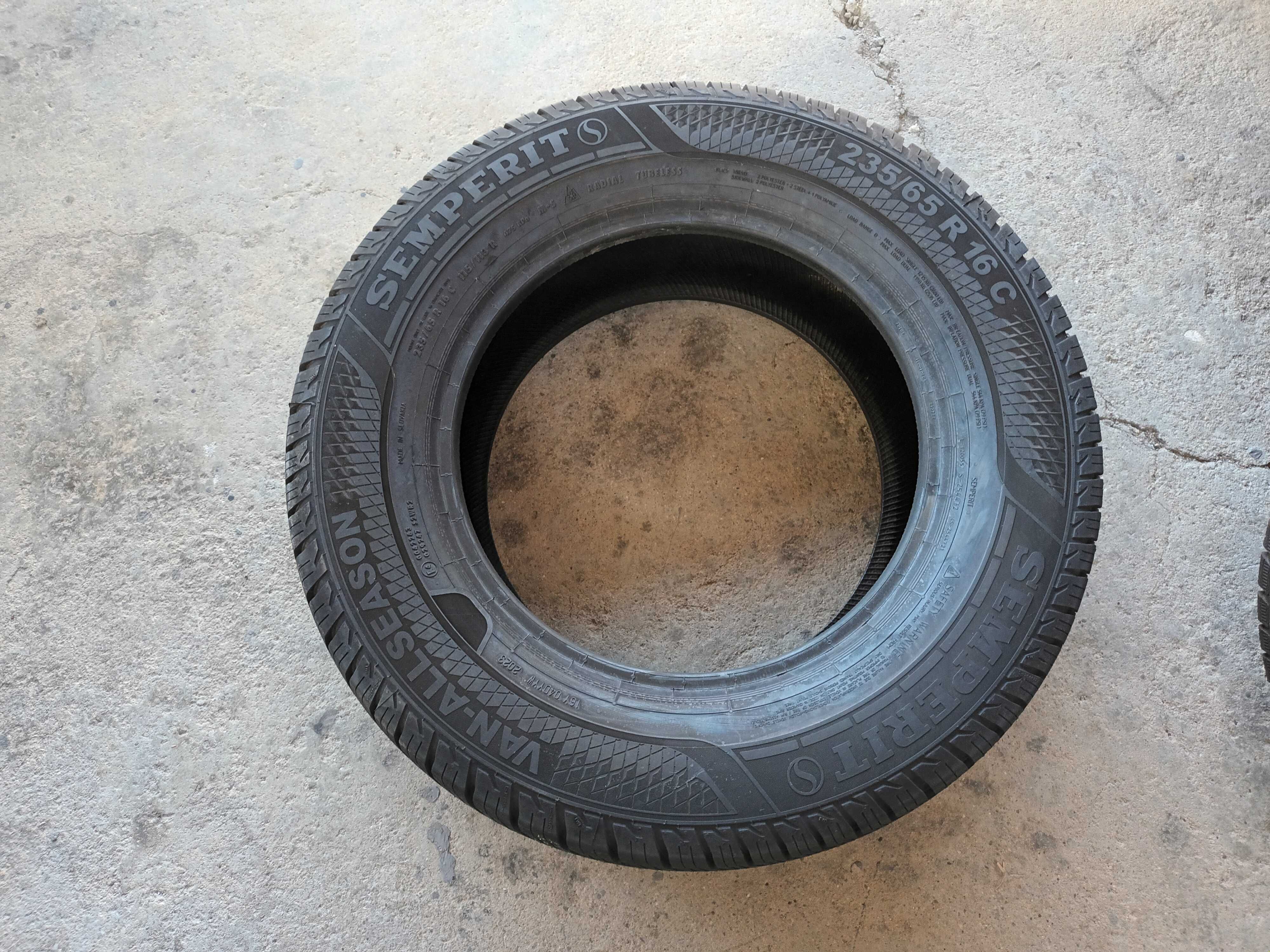 2 Нови бусови гуми 235/65R16C Semperit Van-AllSeason 115/113R M+S