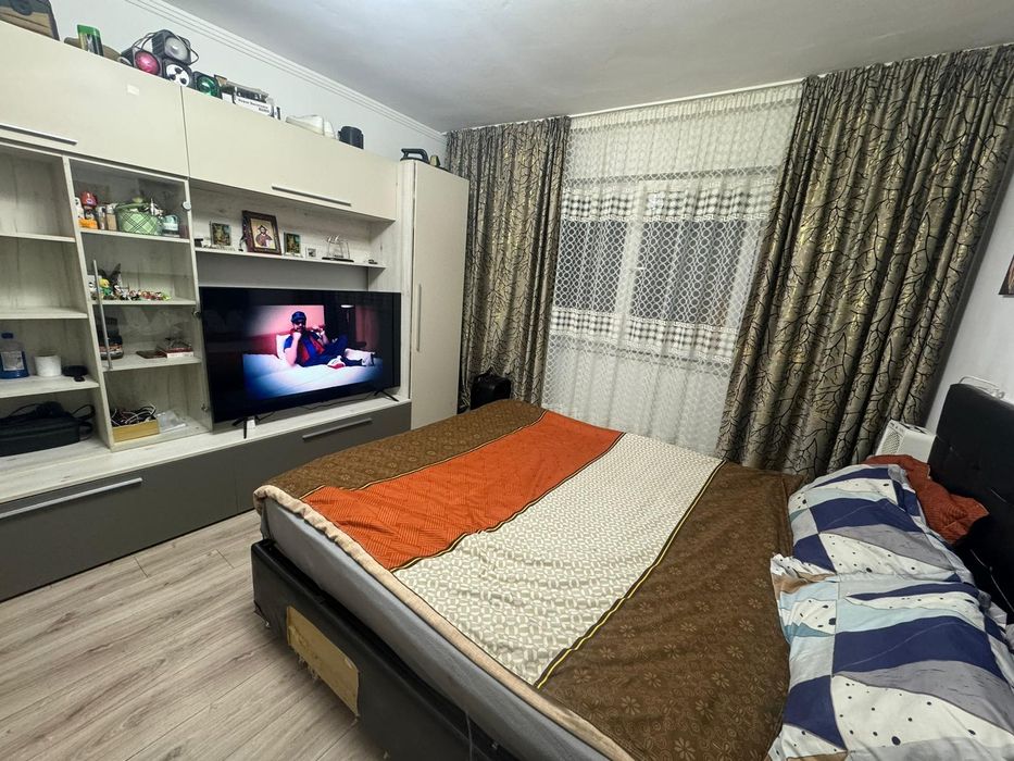 Garsoniera de vanzare Onesti, zona de jos.
