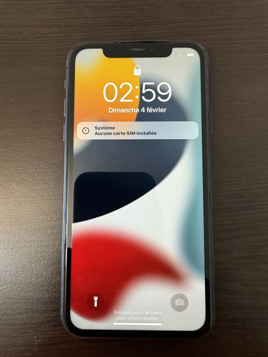 iPhone 11 черен с парола на екрана, снимал съм IMEI