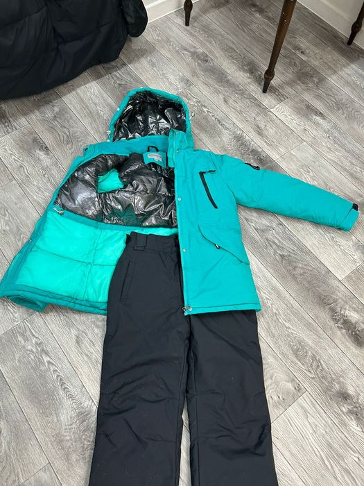 Продам комбинезон для девочки 12 лет