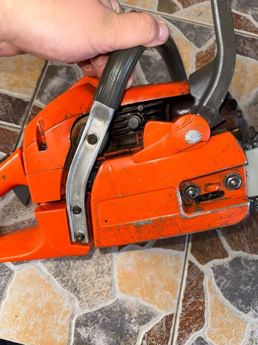 Vând drujba  Husqvarna model  350 stare perfectă