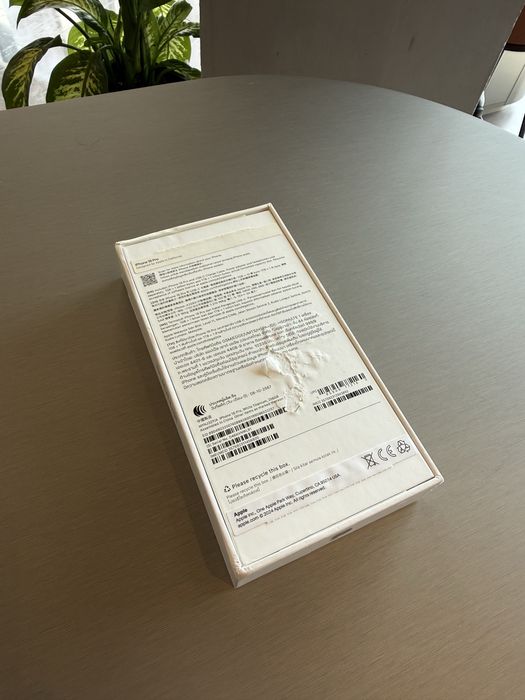 Продам iPhone 16 Pro 256Gb White Titanium в идеале