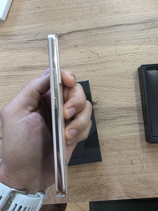 Samsung S22 256gb Неразличим от нов
