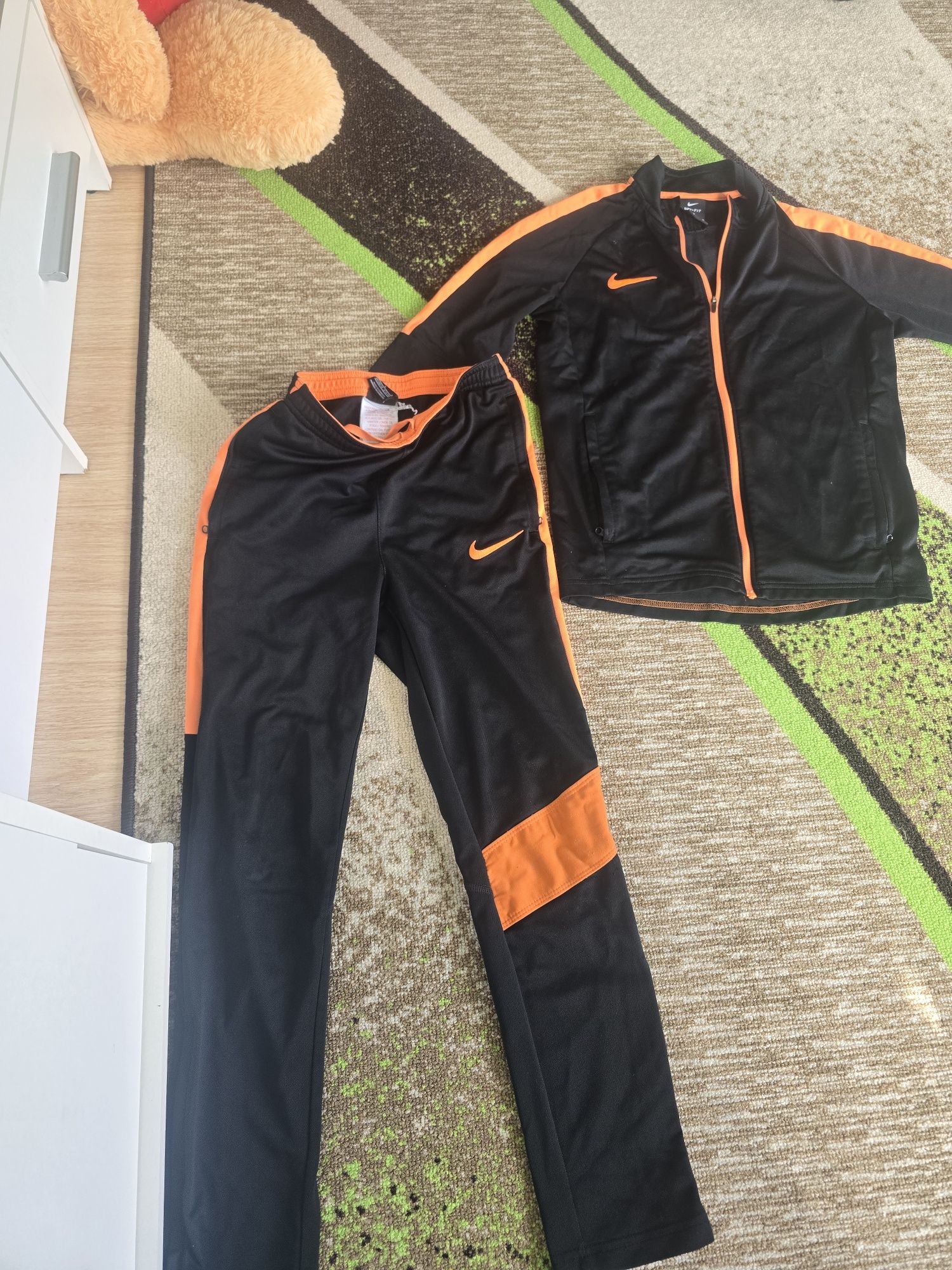 Анцунг Nike р-р 146- 152