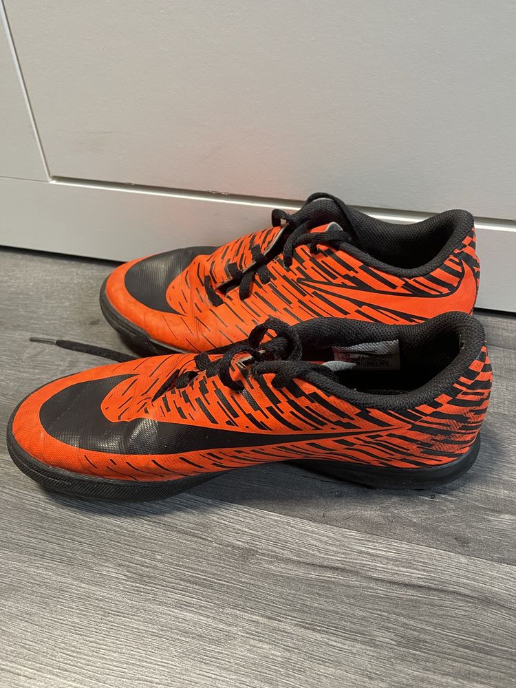 Ghete de fotbal Nike