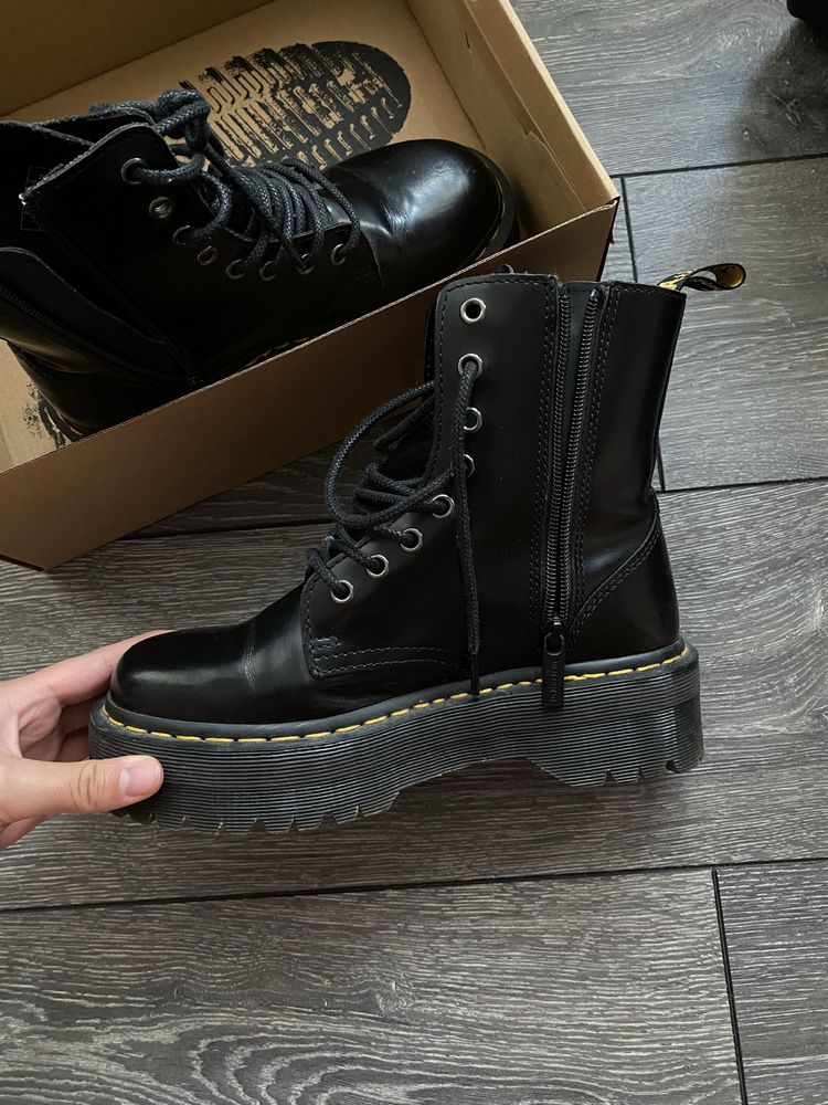 Bocanci Dr. Martens