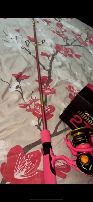 Vand lanseta si mulineta Delphin Roz