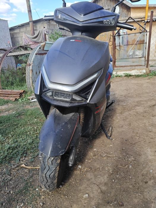 Скутер м12 в хорошем состояние с документами