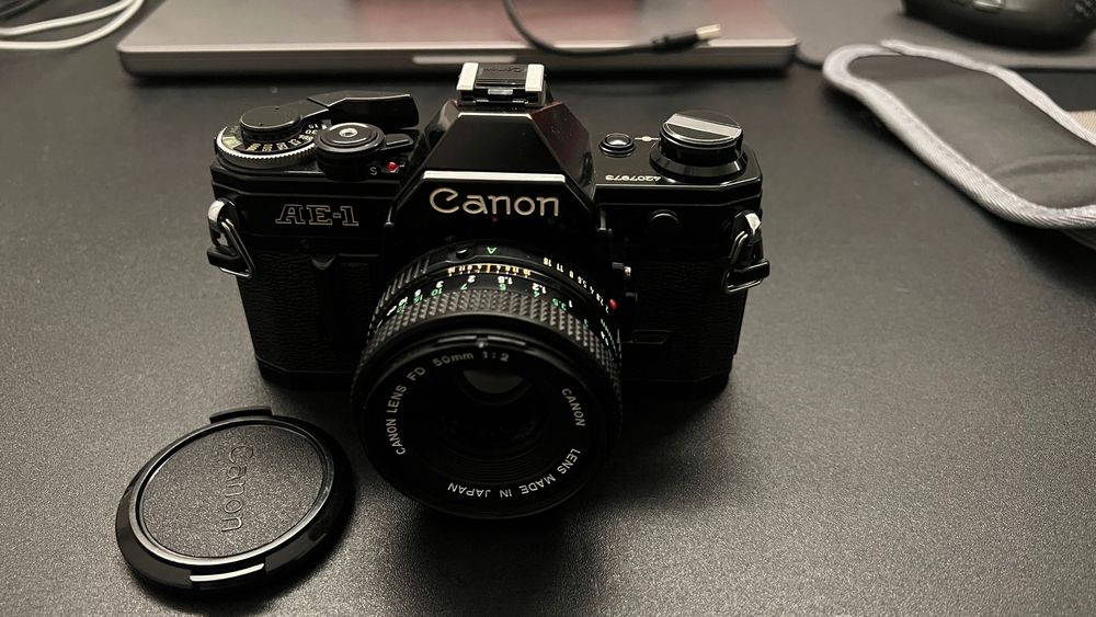 Пленочный фотоаппарат Canon AE-1 Black с объективом (NFD) 50mm F2