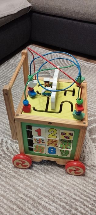 Vând Premergător Montessori