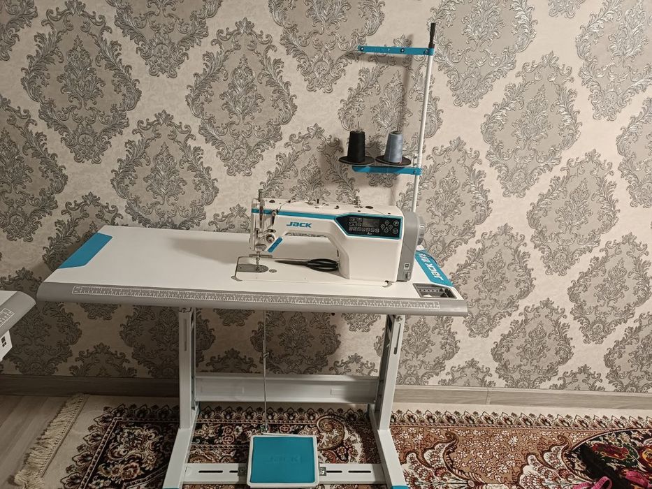 Tikuv mashinasi va overlok sotiladi