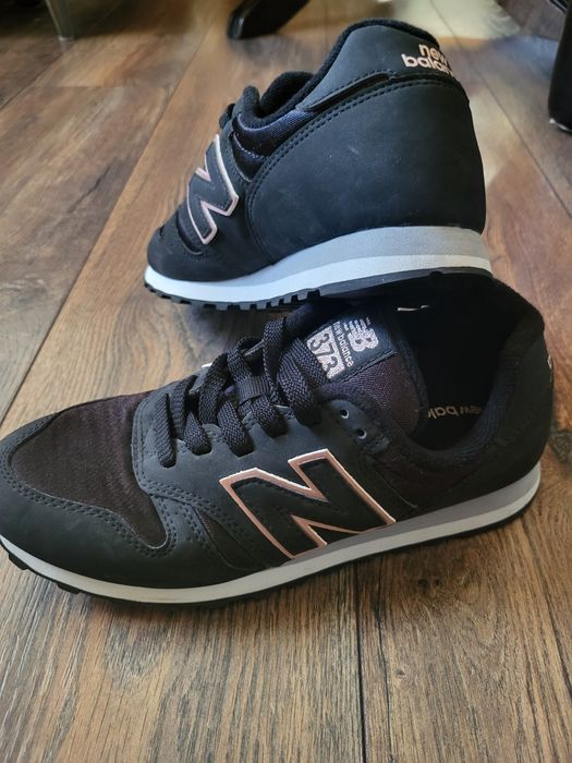 New Balance 373.