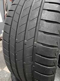 2бр 215/45/17 BRIDGESTONE 6,8мм грайфер дот:4220