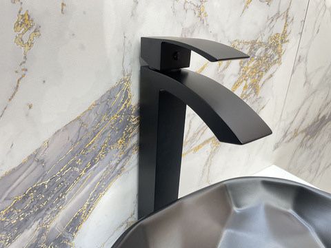 Мивка тип Купа + черен смесител