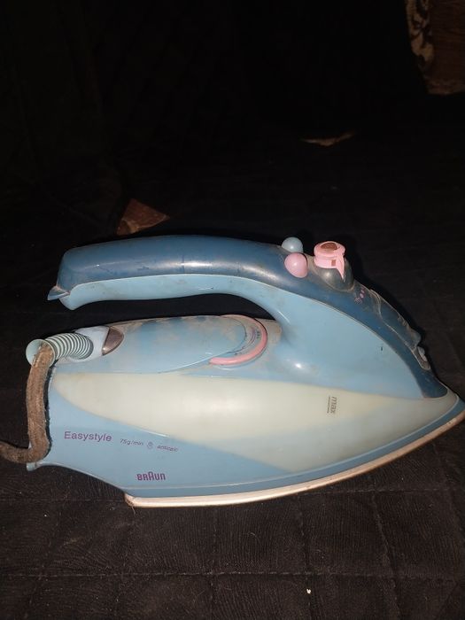 Срочно Отдам утюг