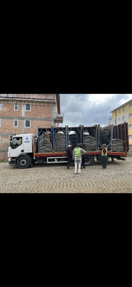 Transport utilaje cu trailer si camion cu macara