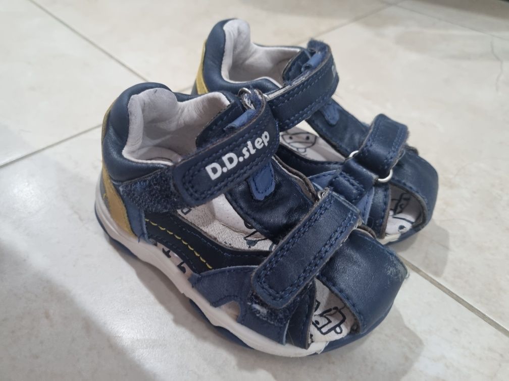 Sandale D D Step marimea 22
