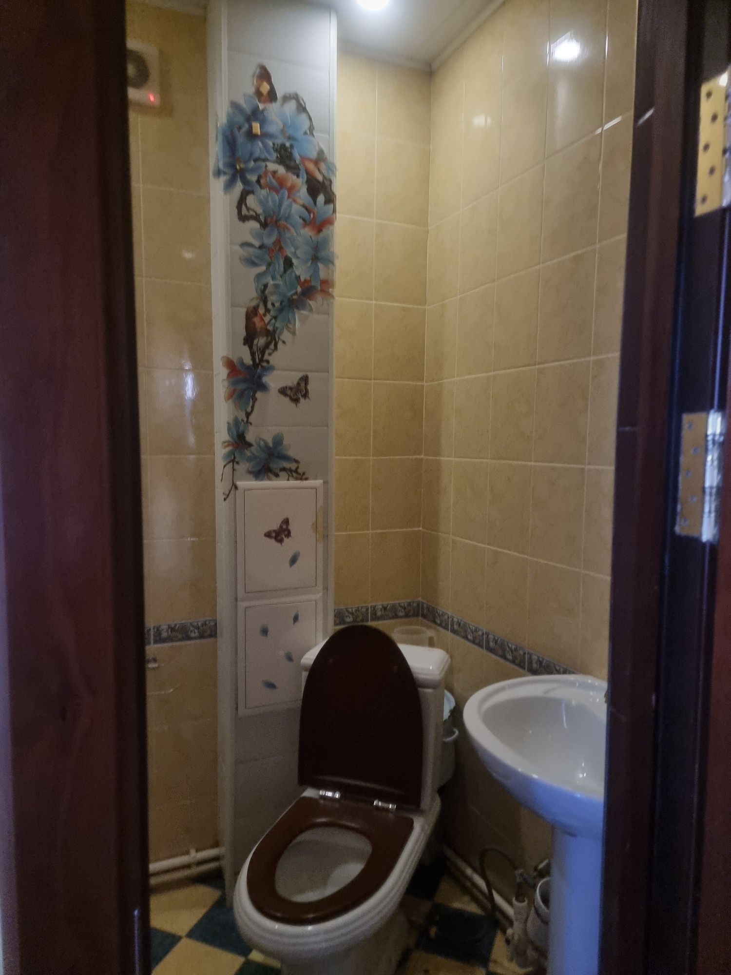 Продаётся 4/4/4 квартира в районе Парк Бабура, за рестораном  ,,Jumanj
