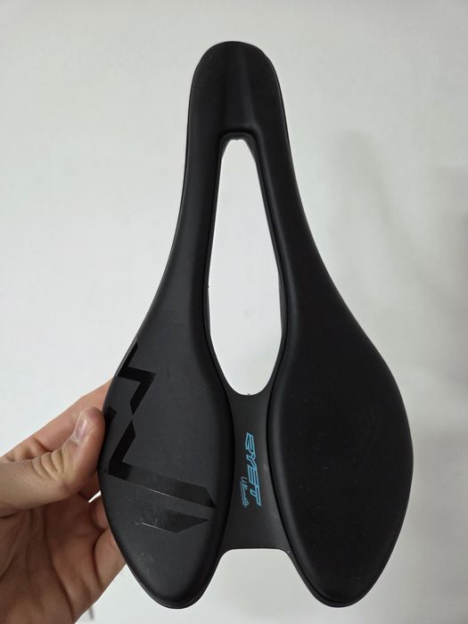 Sa bicicleta mtb, carbon, foarte usoara