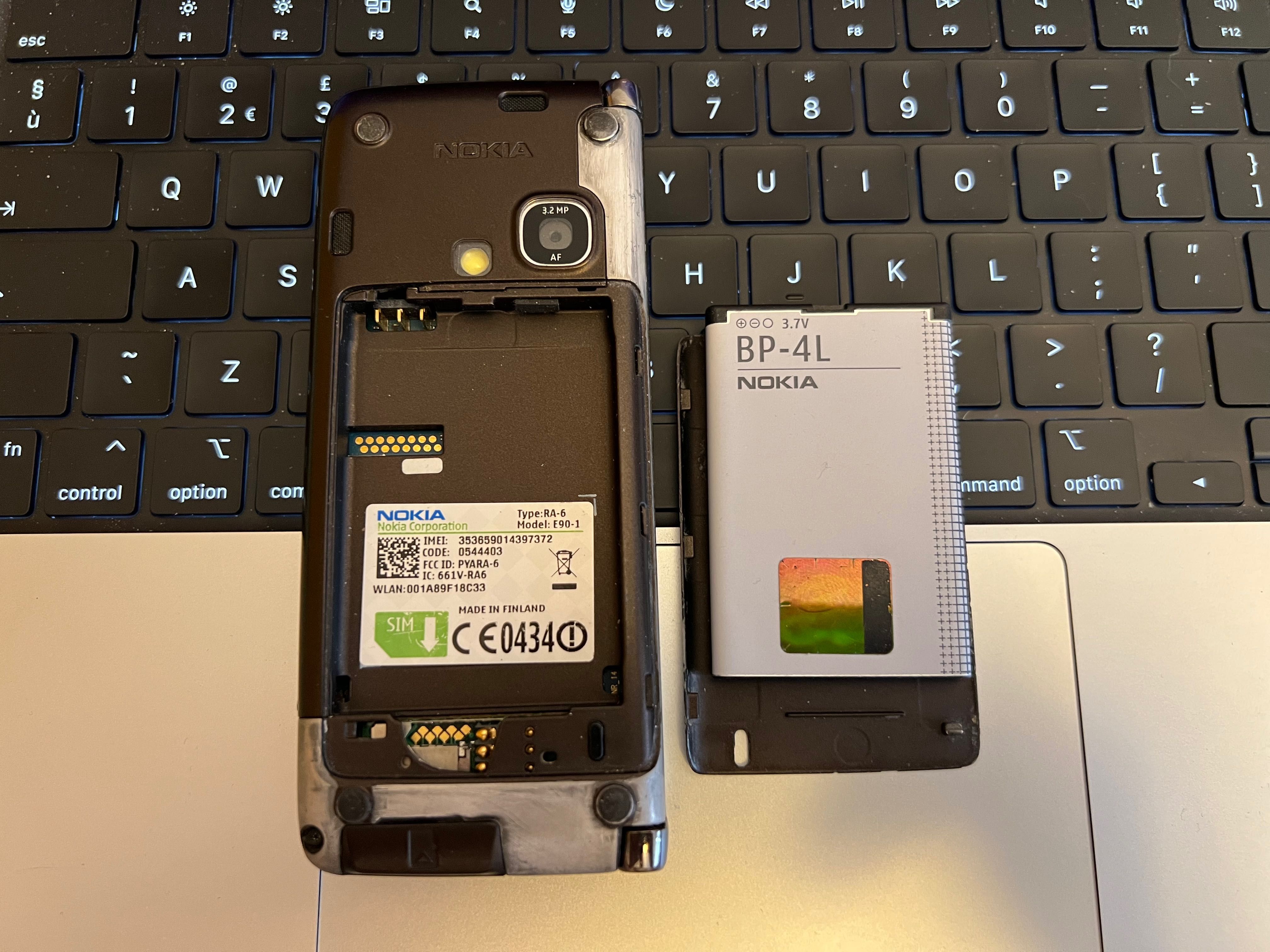Telefon Nokia E90 Communicator RARITATE - colectie 9300 9500 9300i