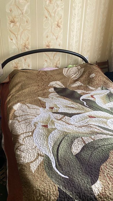 Продам шкаф, кровать и комод