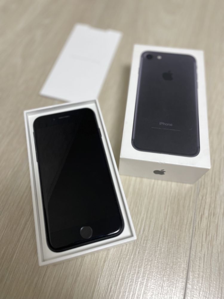 Iphone 7 продам в хорошик руки)