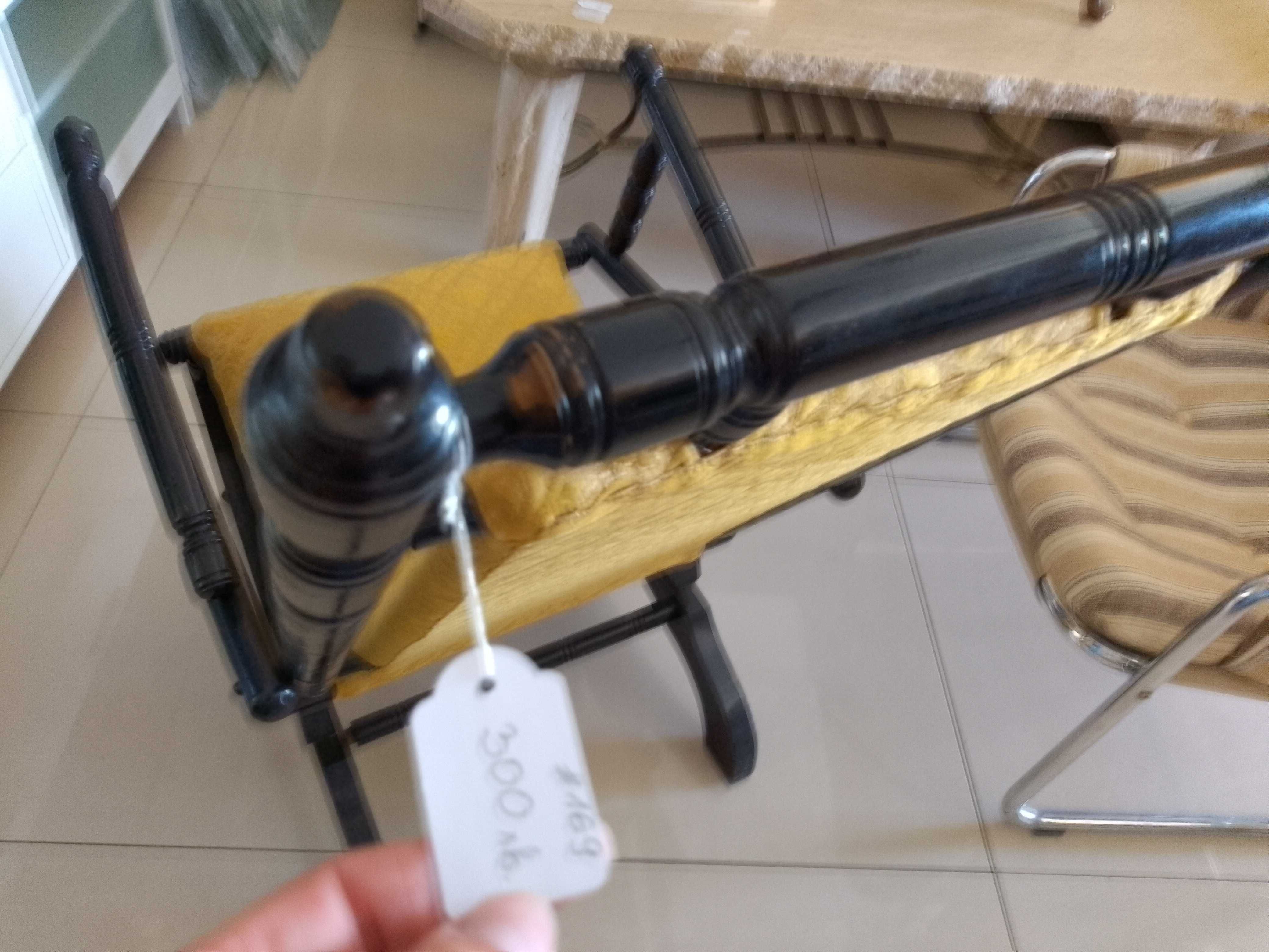 Дървен люлеещ се стол
