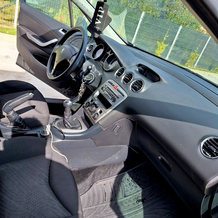 Vând Peugeot 308 2012