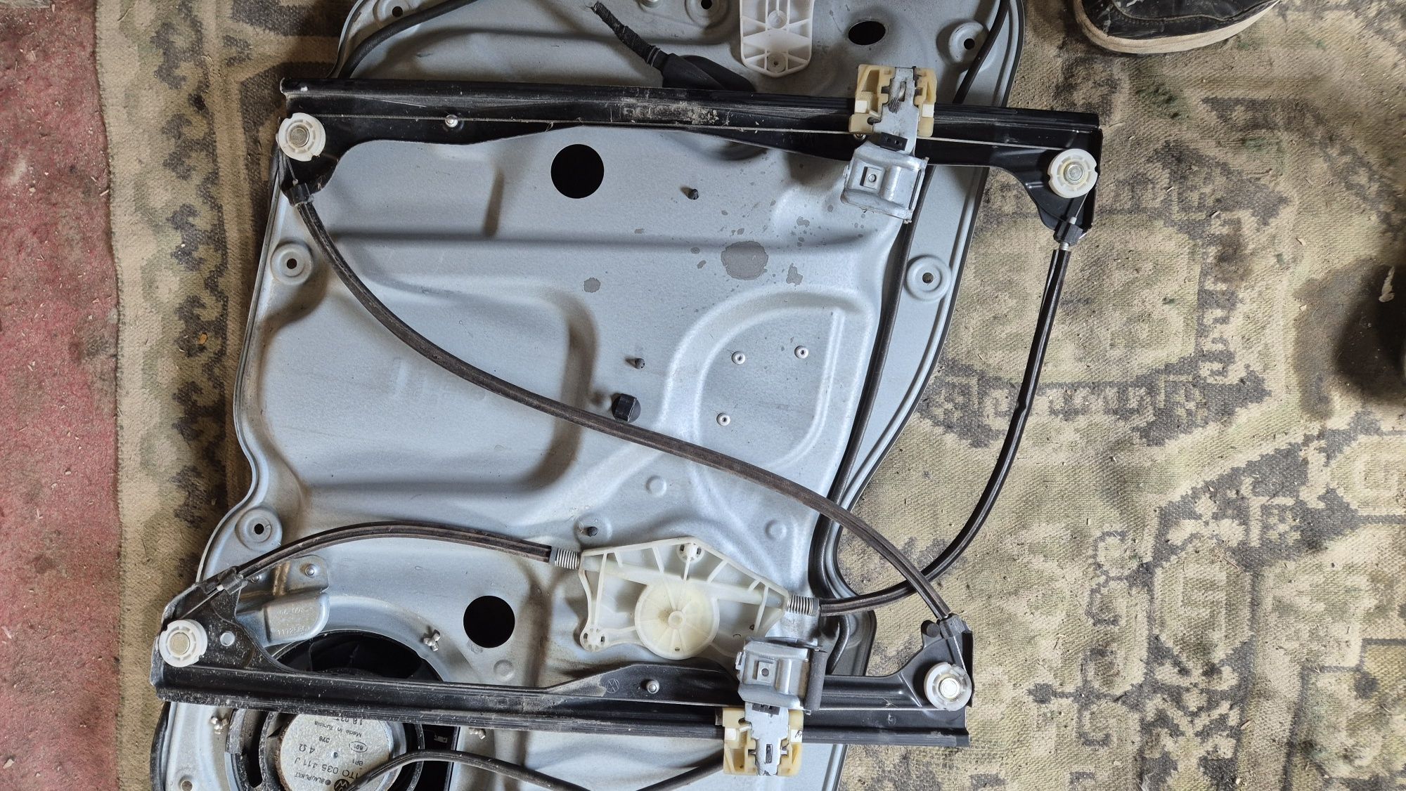 ДЕСЕН Механизъм Стъклоповдигач за VW тоаран 2003- 2010г