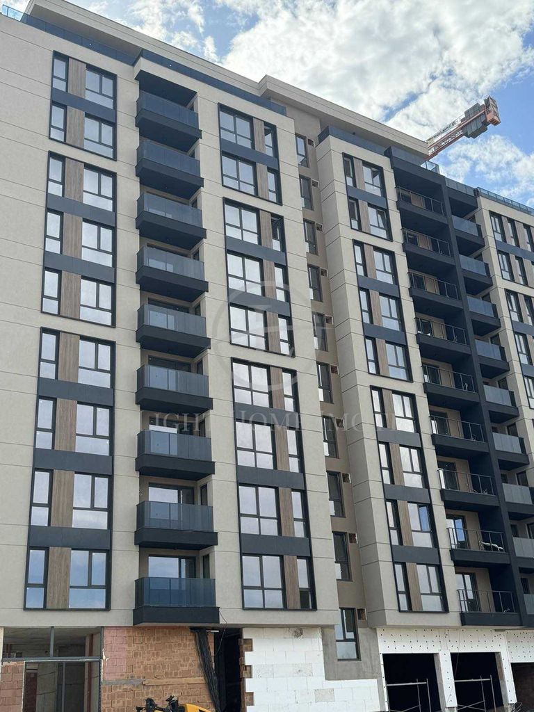 Продава се Тристаен апартамент в Пловдив, Христо Смирненски - 101 кв.м за 1302 €/кв.м - Снимка #2