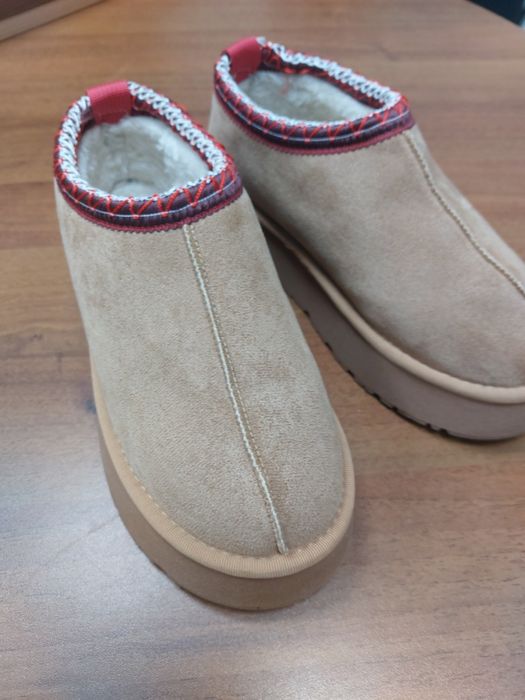 Продам Угги женские