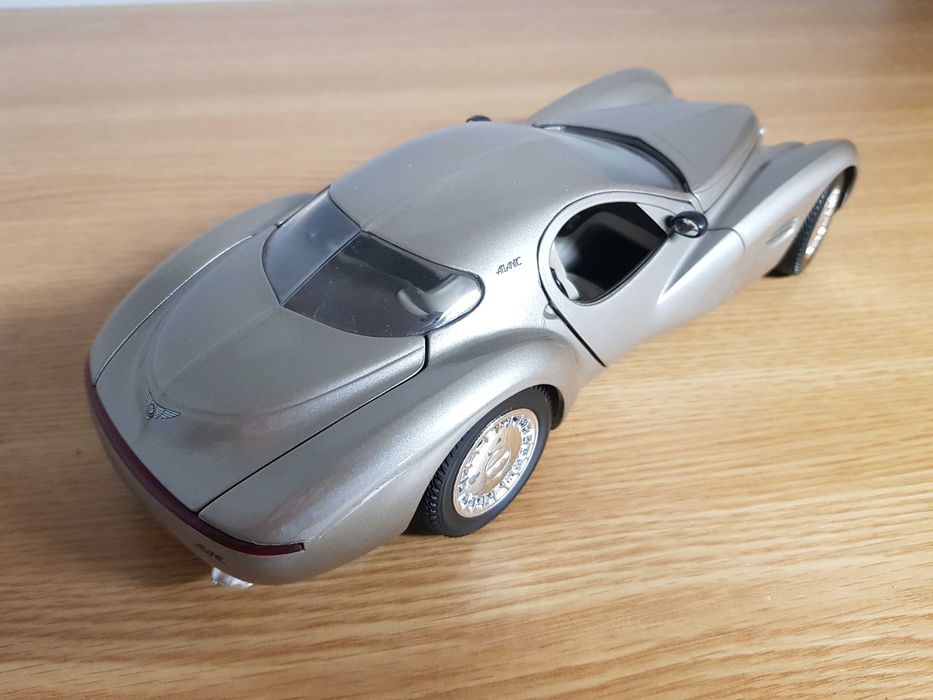 Macheta Chrysler atlantic, scara 1/18, Guiloy, model rar