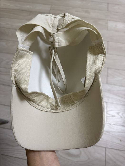 Șapcă 4F – Originală, nouă, culoare crem