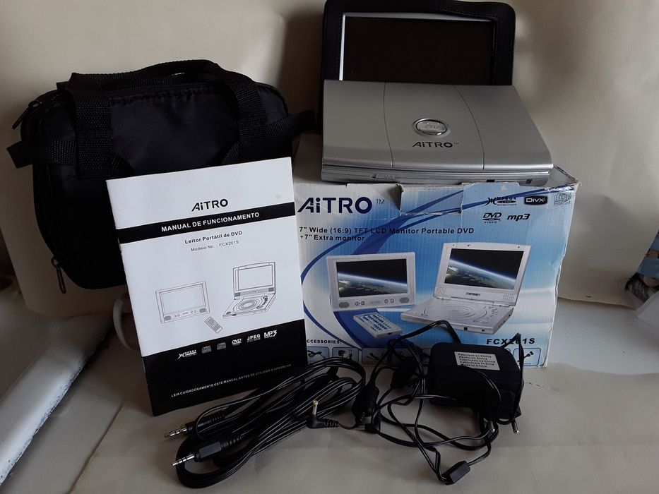 DVD cu doua monitoare de masina marca Aitro TM