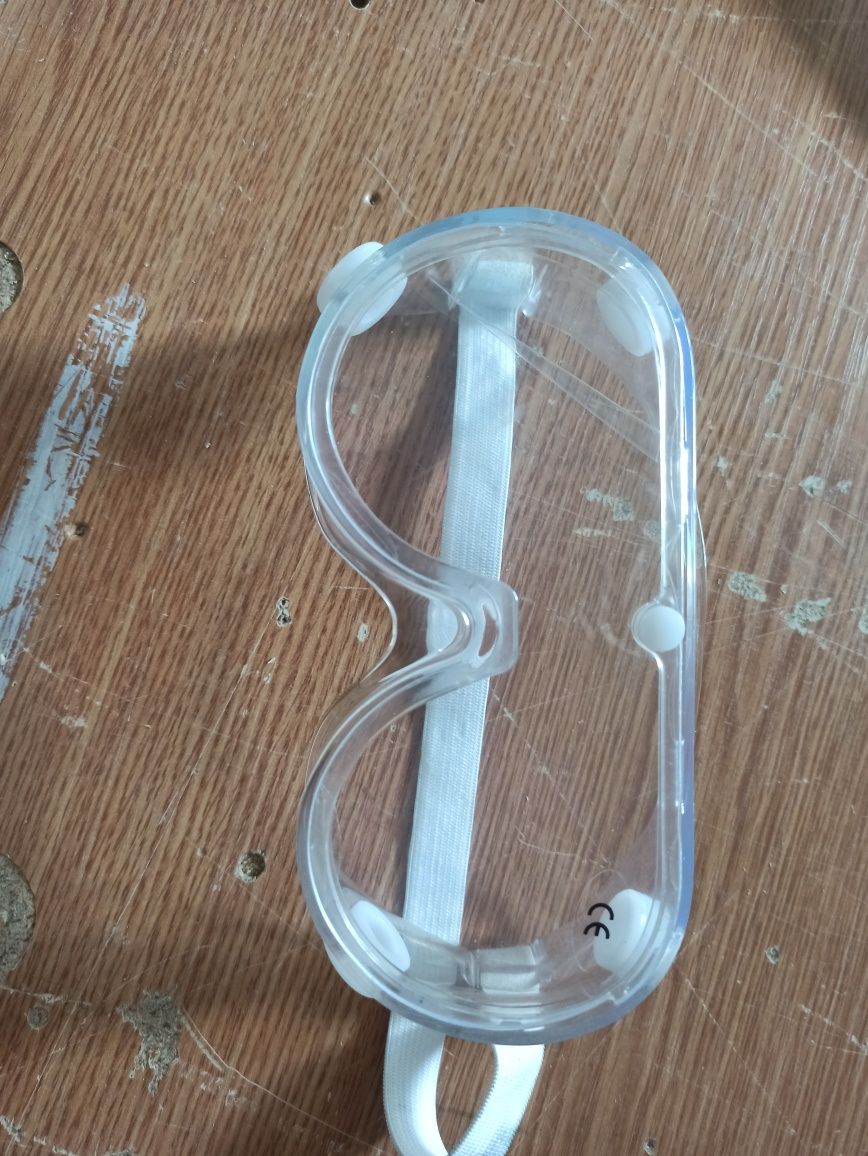 Ochelari plastic transparenti constructii amenajari