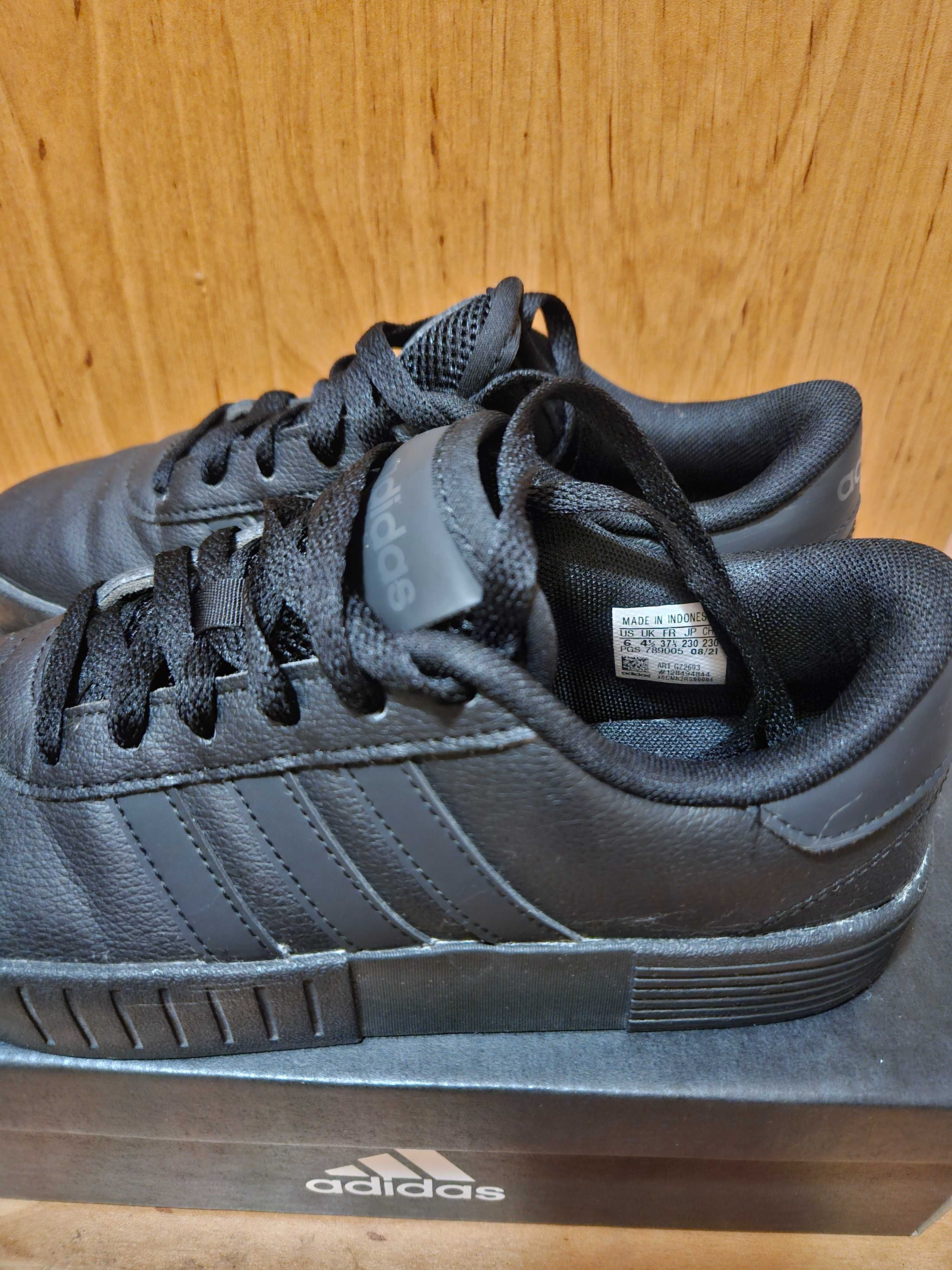 Ниски обувки Adidas