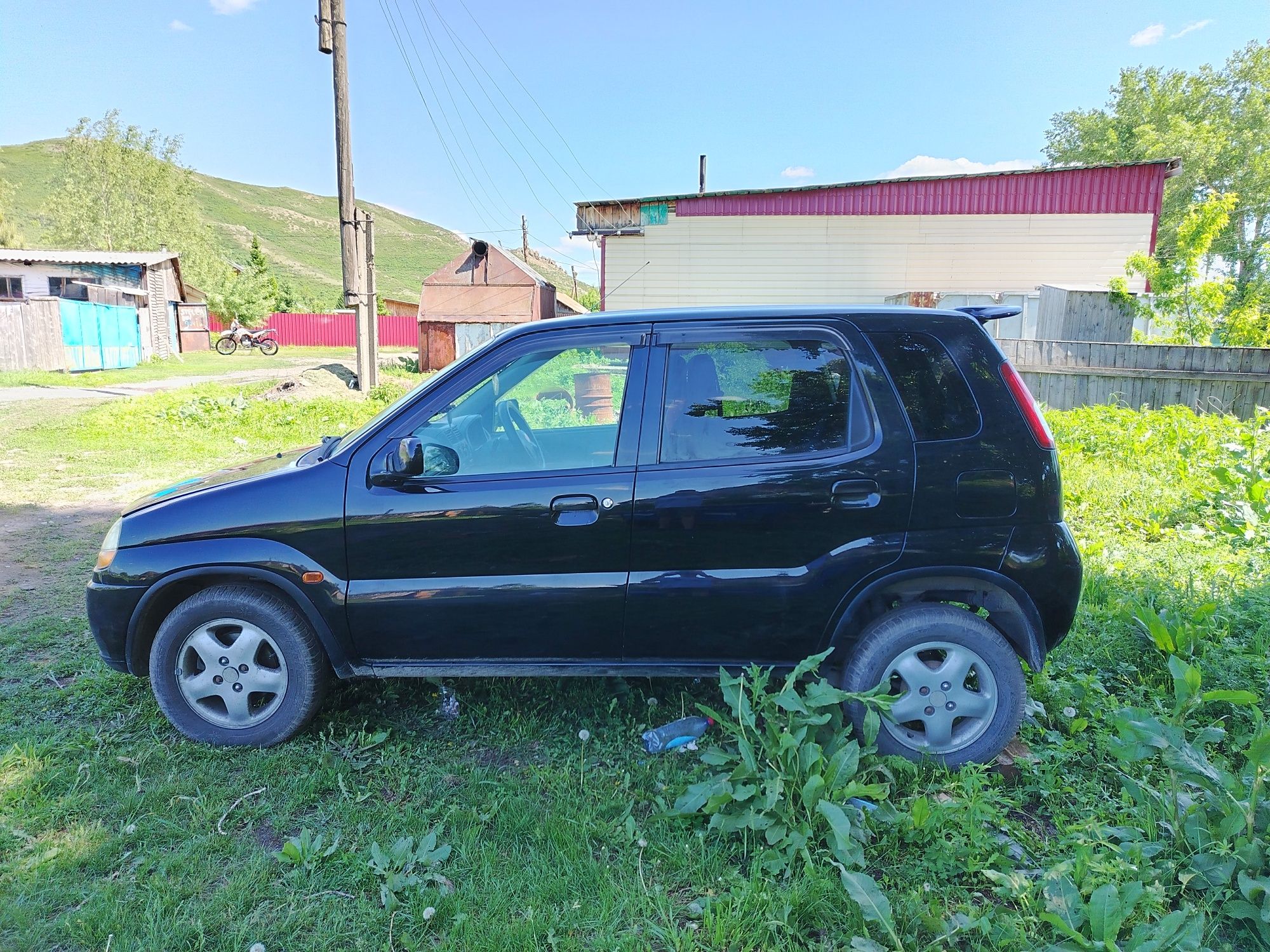 Продам машину SUZUKI SWIFT