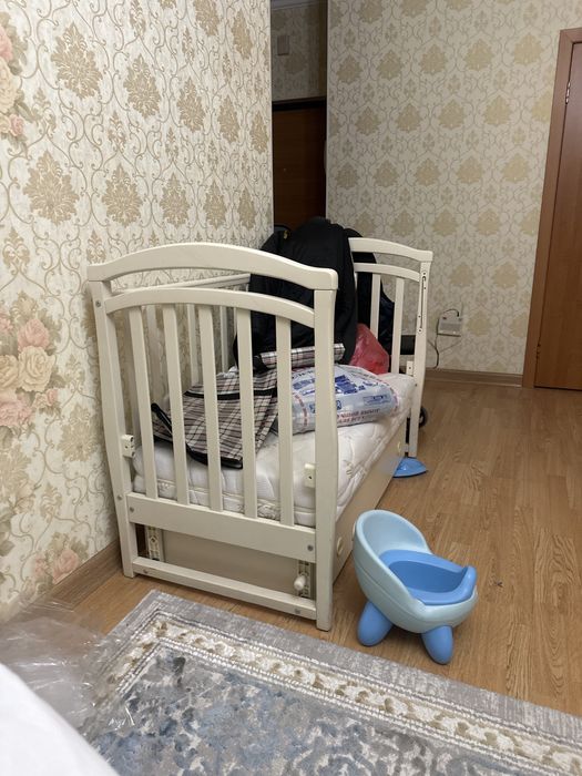 Отдам даром детскую кровать с матрасом