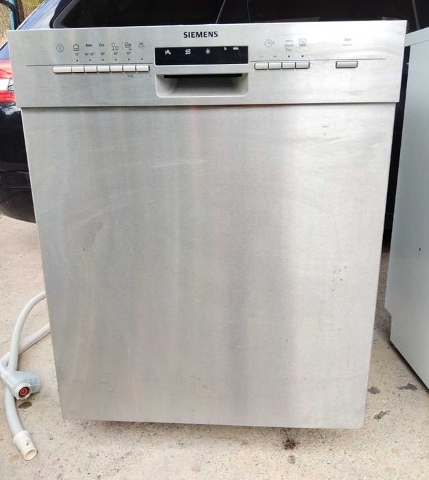 Продавам съдомиялна машина SIEMENS 60см. за вграждане.