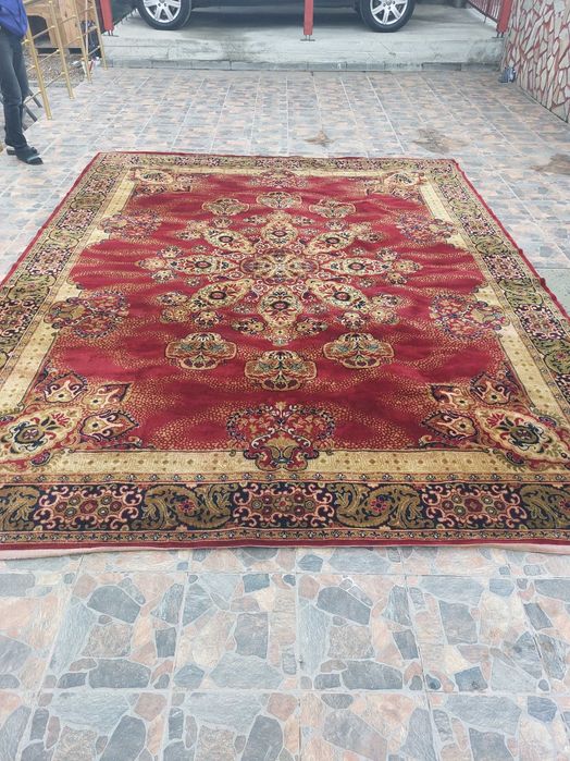 Голям персийски килим