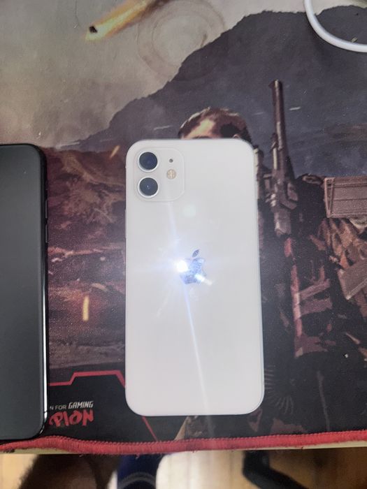 vand iphone 12 64gb